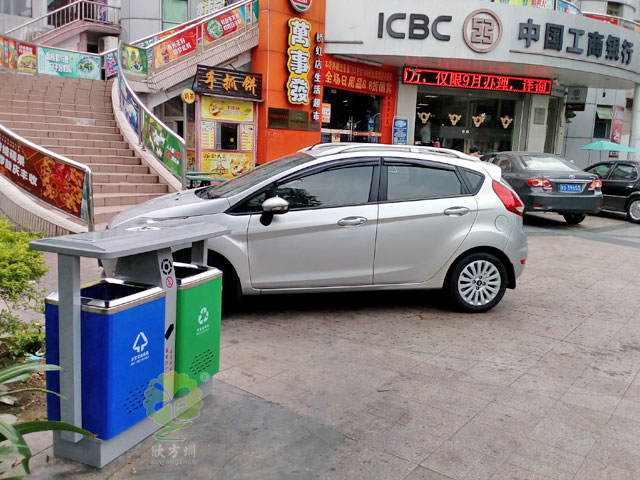 街道戶(hù)外鐵垃圾桶-街道戶(hù)外鐵皮烤漆垃圾桶定制廠(chǎng)家